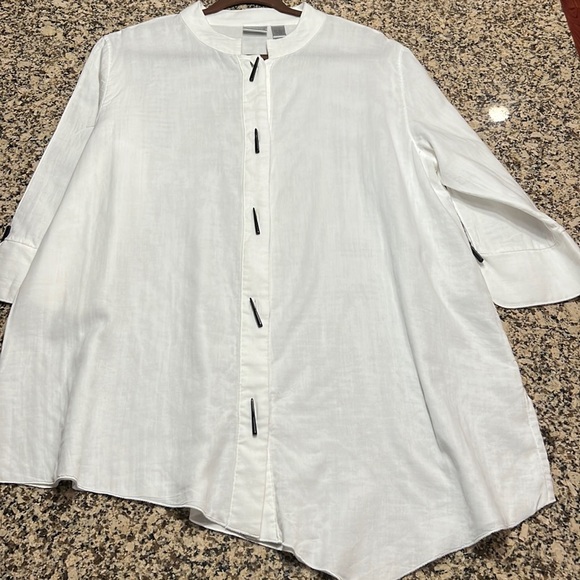 Chico’s Asymmetrical bottom,Button-up Shirt Size 3 - Picture 2 of 5